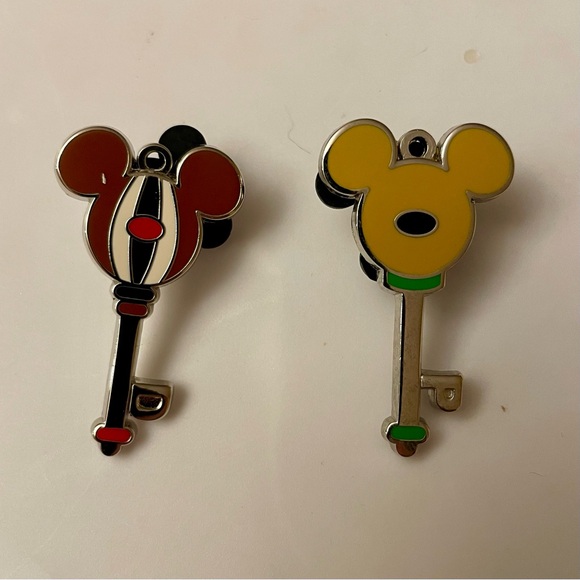 5 Disney Pins for $25 - You choose! - Picture 7 of 8